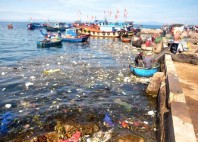 Rác thải đe dọa môi trường Lý Sơn